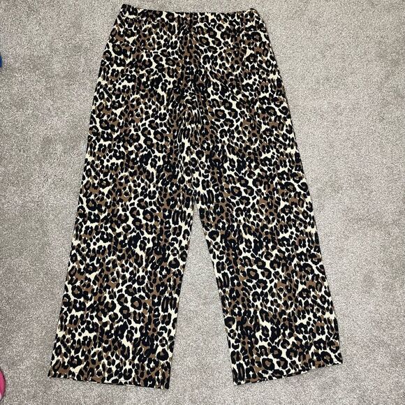 PrettyLittleThing Leopard Print Gauchos - Picture 3 of 4